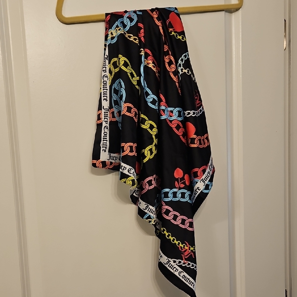 Juicy Couture Vibrant Chain Pattern Scarf